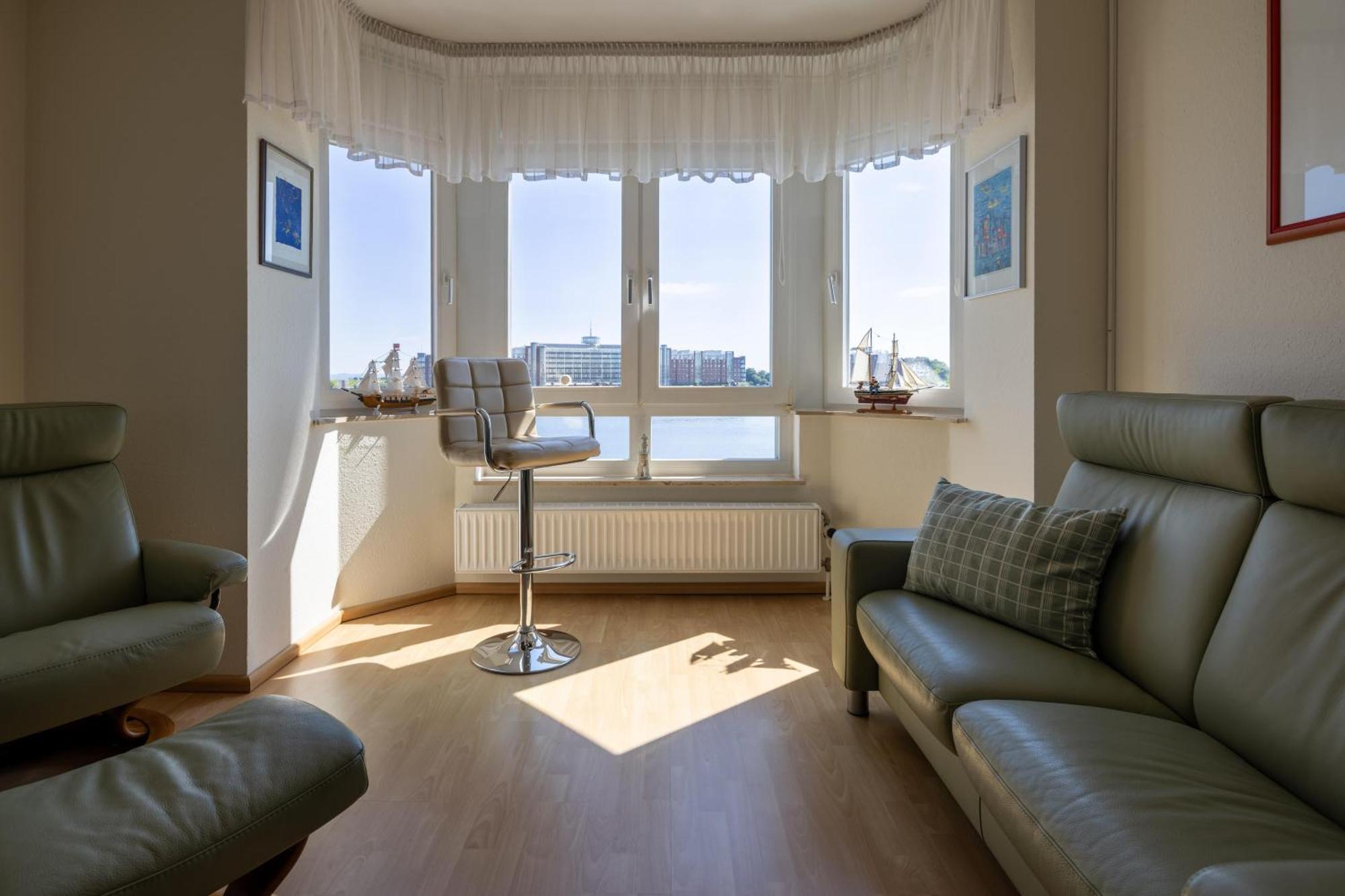 Gemuetliche Ferienwohnung Mit Meerblick Direkt Am Hafen 威廉港 外观 照片